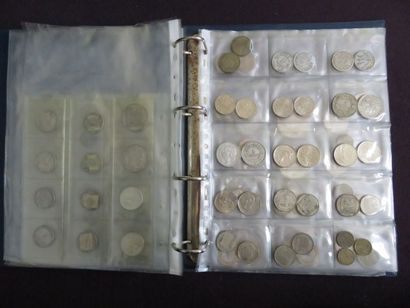 France - Collection de + 200 monnaies dans...