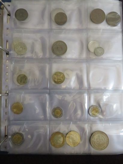 Collection de + 520 monnaies étrangères dans...