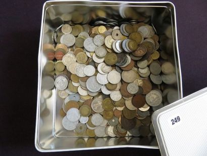 Lot d'environ 730 monnaies diverses (dont...