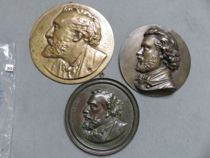 Lot de 3 grands médaillons en bronze (dont...