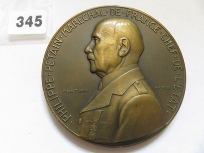 Médaille - Maréchal Pétain - A/ Son buste...
