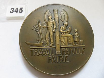 Médaille - Maréchal Pétain - A/ Son buste...