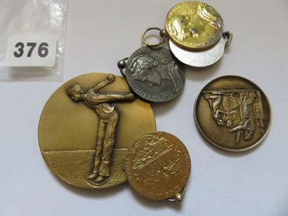 Lot de 6 médailles, dont 3 du ministére du...