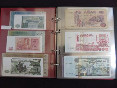 Classeur de 87 billets d'Afrique (dont 370...