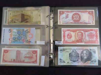 Classeur de 76 billets d'Amérique (dont 75...