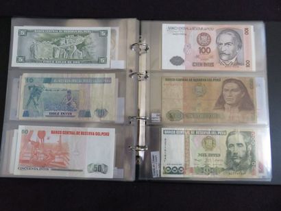 Classeur de 76 billets d'Amérique (dont 75...