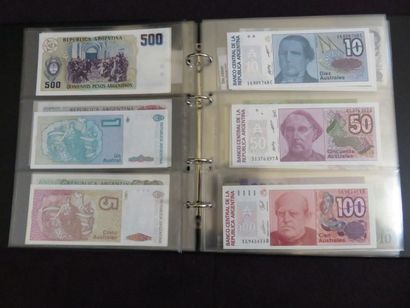 Classeur de 76 billets d'Amérique (dont 75...