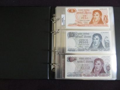 Classeur de 76 billets d'Amérique (dont 75...