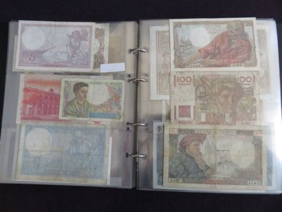 Classeur de 233 billets de l'Europe (dont...