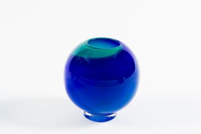 ATELIER DU VERRE Vase boule sur talon en...