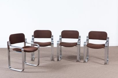 Circa 1970 4 fauteuils, structure en acier...