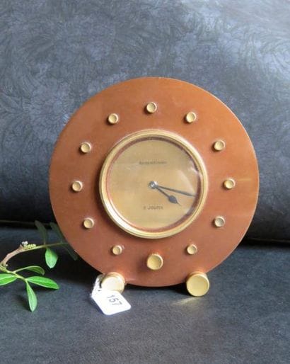 JAEGER-LECOULTRE - Vers 1950 Pendulette ronde...