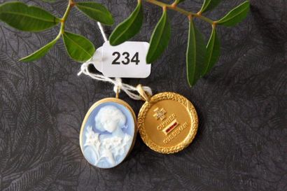 AUGIS Pendentif médaille 