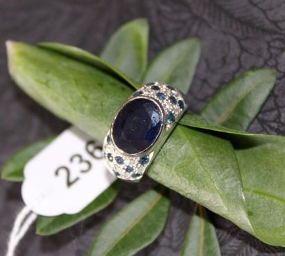 Bague jonc or gris 750 millièmes, ornée d'un...
