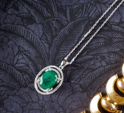 Pendentif ovale ajouré or gris 750 millièmes,...
