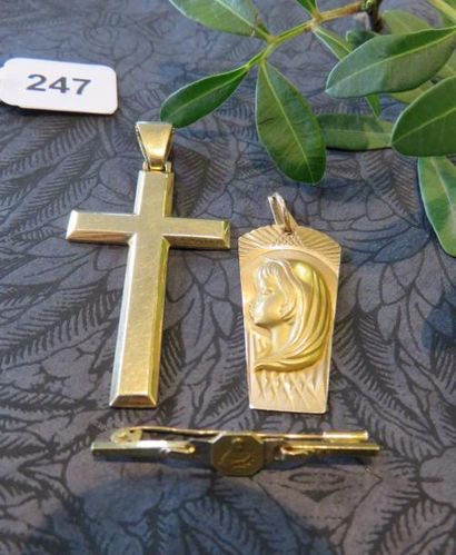 Lot d'or jaune 750 millièmes comprenant une...