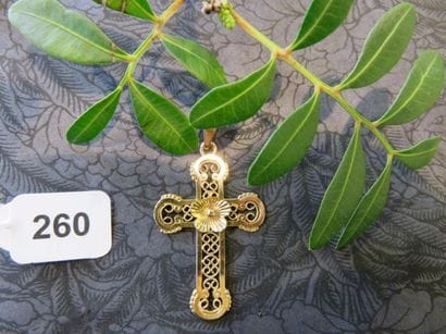 Croix or jaune 750 millièmes ajouré - Poids...