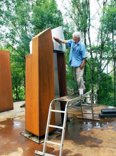 Jean SUZANNE
«Inclusion cristalline 6» 2009.
Acier...