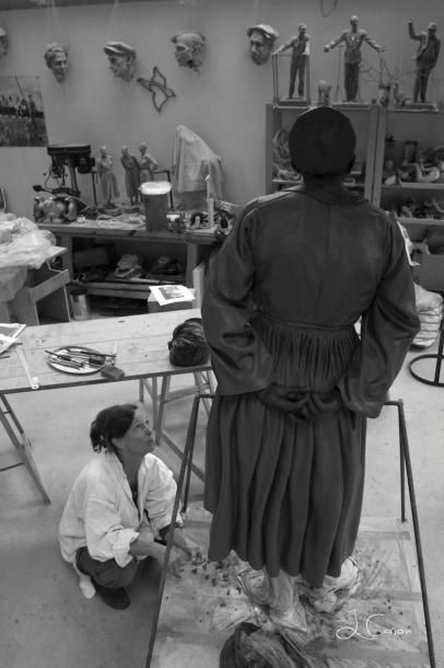Annick LEROY
«Emporté par le temps» 2015.Bronze...