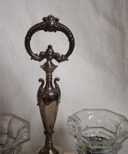 Saleron double, montures et plateau en argent....