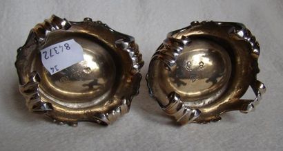 Paire de salières en argent. Le Le corps...