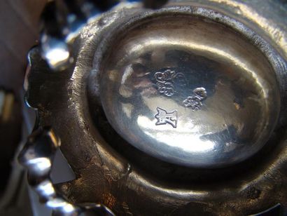 Paire de salières en argent. Le Le corps...