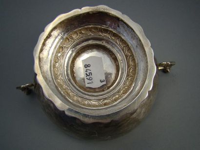 Coupe dite «bourguignonne» en argent.
Modèle...