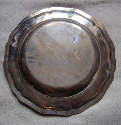 Paire de plats circulaires en argent.
Modèle...