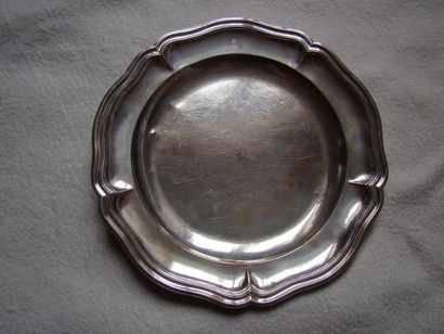 REIMS
Assiette en argent.
Modèle circulaire...