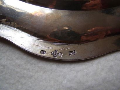 REIMS
Assiette en argent.
Modèle circulaire...