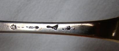 Cuiller saupoudreuse en argent.
Modèle uniplat,...