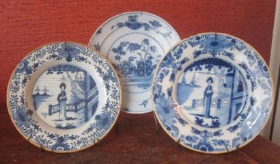 DELFT
Deux assiettes formant pendant à décor...