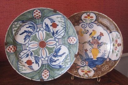 DELFT
Deux plats ronds à décor pour l'un...