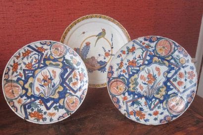 DELFT
Deux assiettes formant pendant à décor...