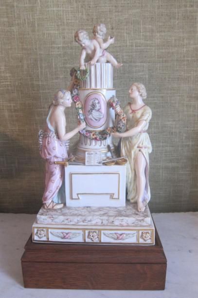 Allemagne Meissen
Groupe en porcelaine polychrome...