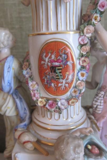 Allemagne Meissen
Groupe en porcelaine polychrome...