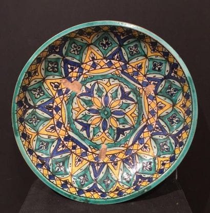 GHOTAR
Plat creux servant pour la pastilla,...