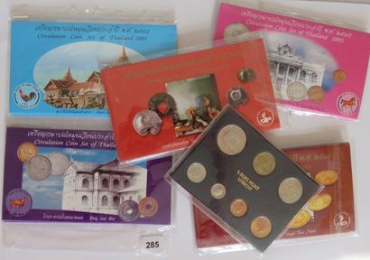 Monnaies - 6 Sets de monnaies FDC sous étuis...
