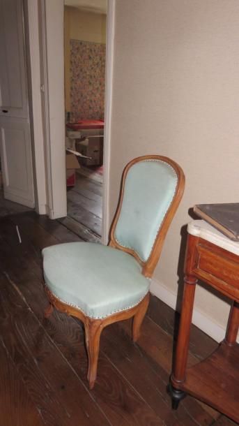 Paire de chaises en hêtre en hêtre mouluré...