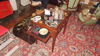 Table à la Tronchin en acajou et filets de...