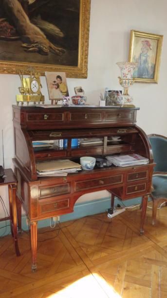 Bureau cylindre en acajou et placage d'acajou,...