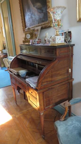 Bureau cylindre en acajou et placage d'acajou,...