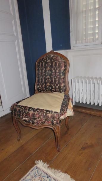 Chaise «à la Reine» en hêtre mouluré et sculpté...