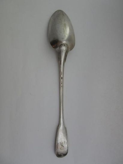 Cuiller à ragoût en argent. Modèle à filet...