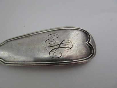 Cuiller à ragoût en argent. Modèle à filet...