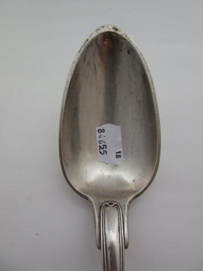 Cuiller à ragoût en argent. Modèle à filet...