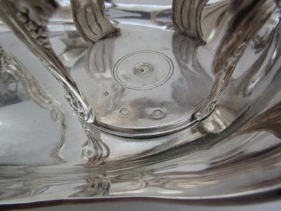 Huilier-vinaigrier avec les bouchons en argent....