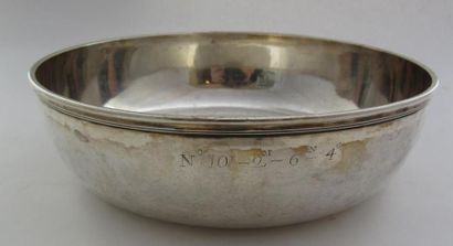 Plat ou intérieur en argent. Modèle circulaire...