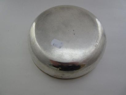 Plat ou intérieur en argent. Modèle circulaire...