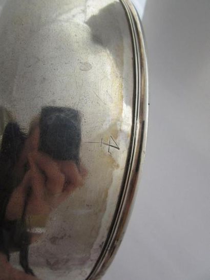 Plat ou intérieur en argent. Modèle circulaire...
